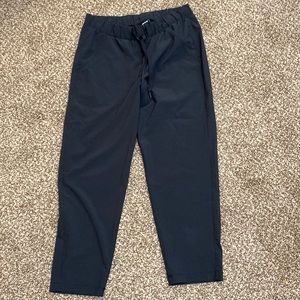 Black Under Armor capris